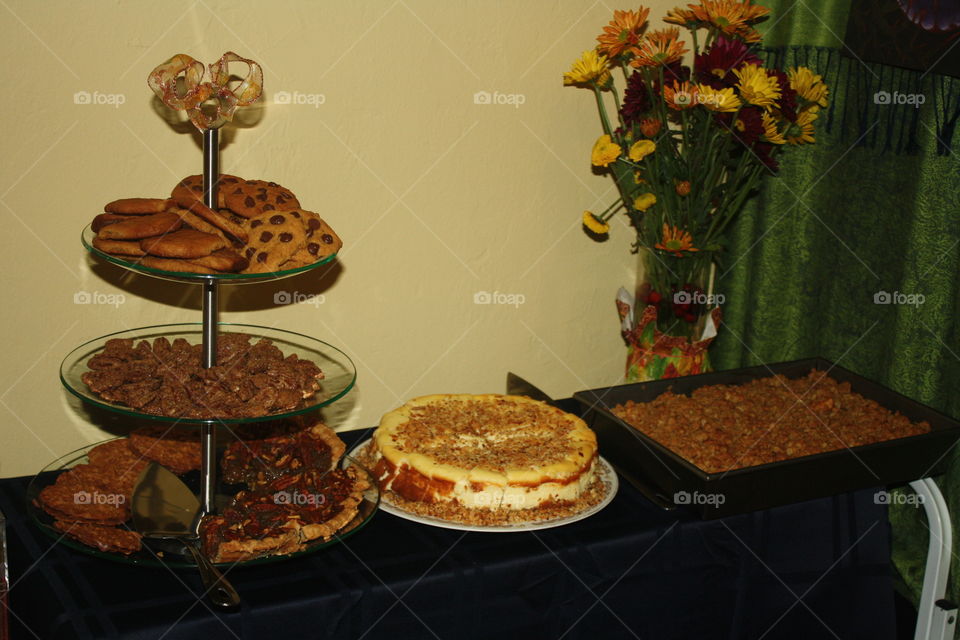 dessert table display