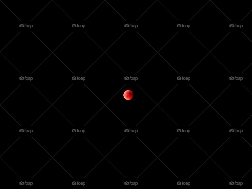 the red moon at the lunar eclipse on July 27, 2018