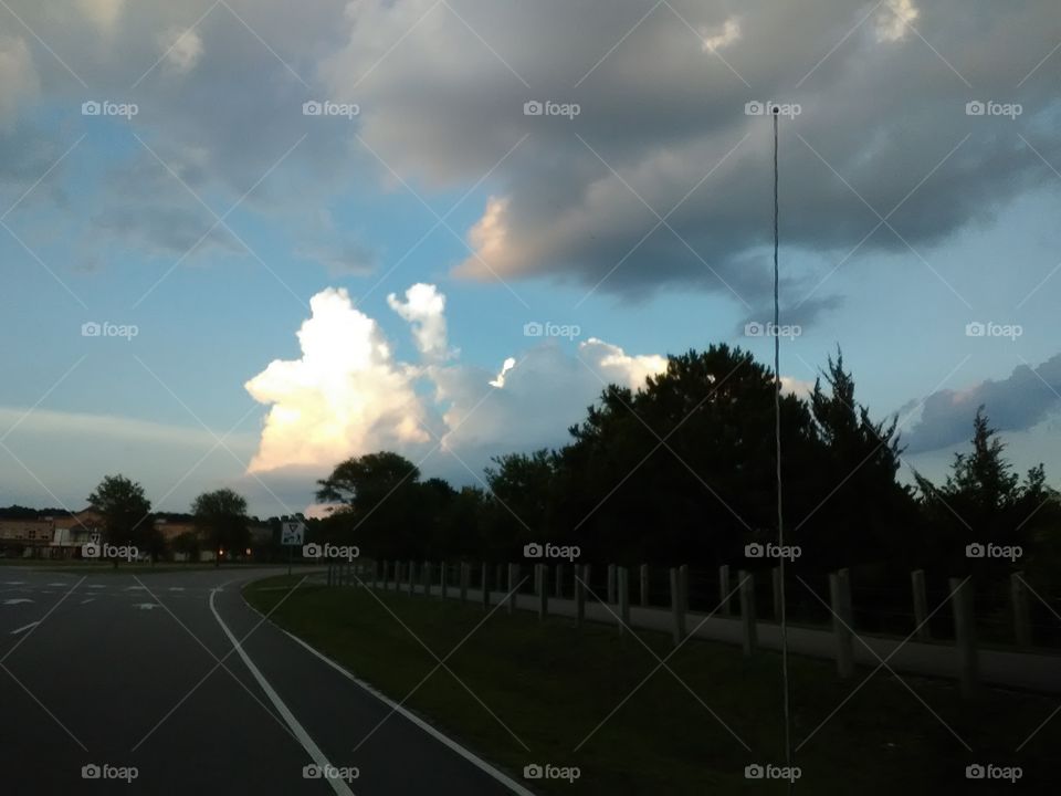 roadside cloud horizon