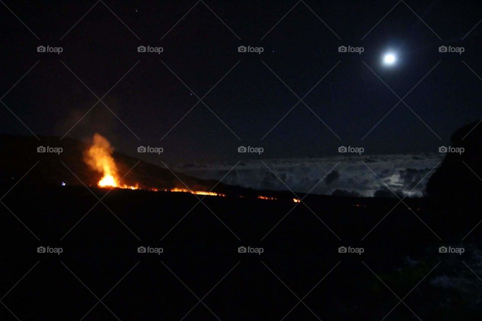 Volcanic eruption in Réunion Island by night