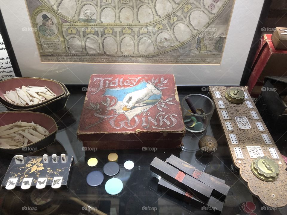 A second set of old time pastimes, to bring the memories of the board game” era flooding back.