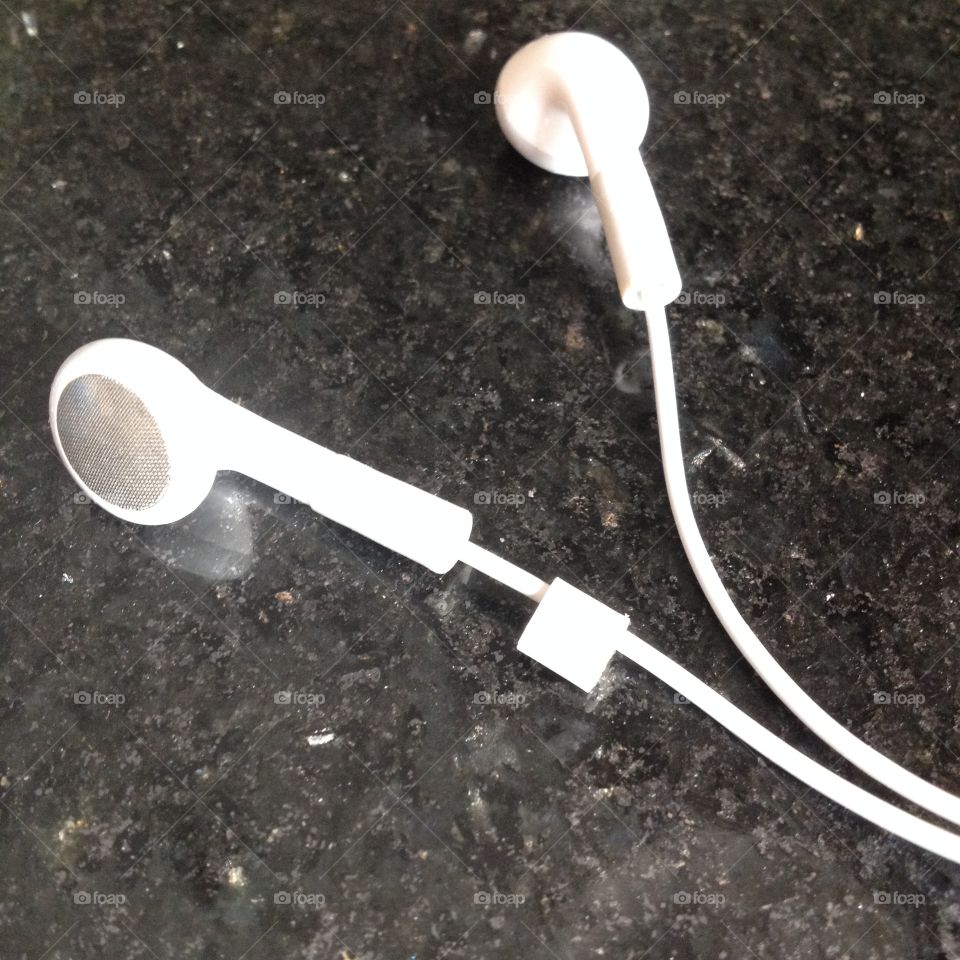 Headphones
Fone de ouvido
Preto e branco