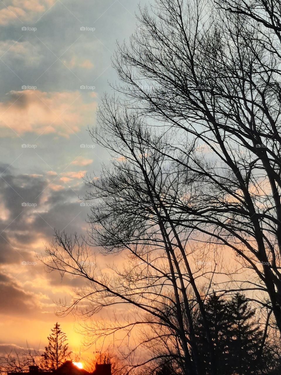 I love colourful  sky and  clouds  at sunset