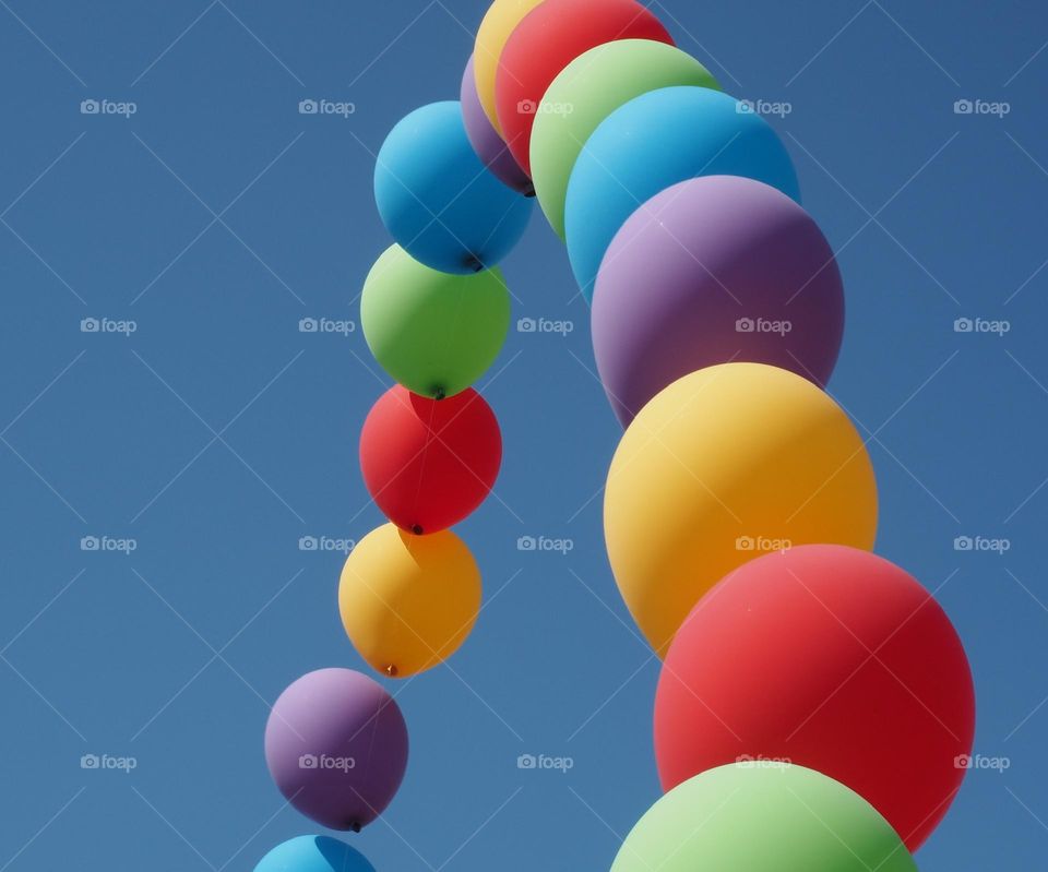 Complementary colors, vivid primary colored balloons