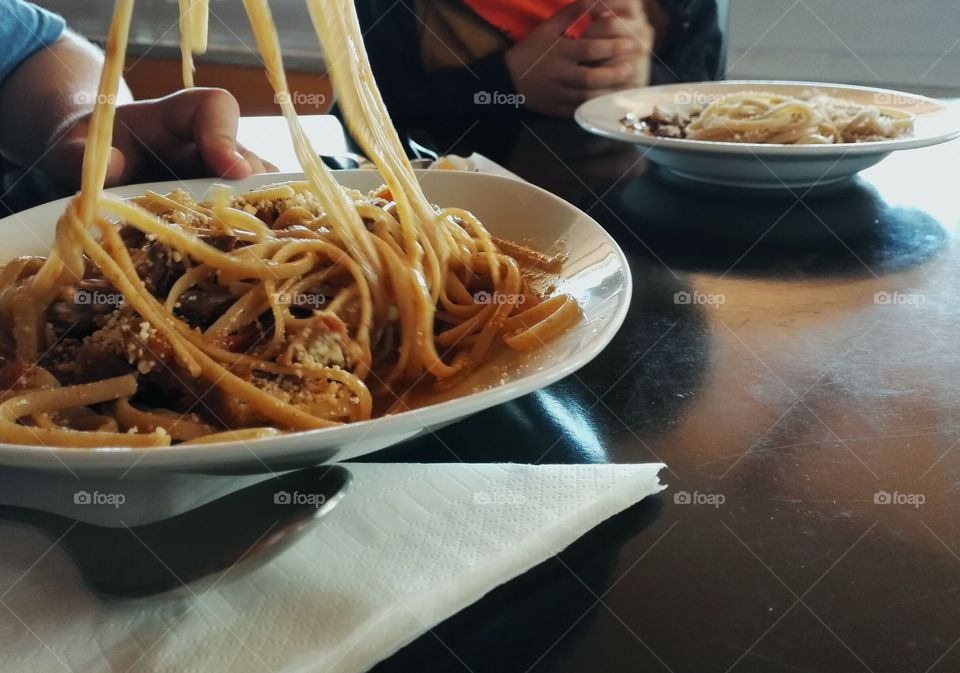 whole wheat linguini with cock meat in tomato sauce