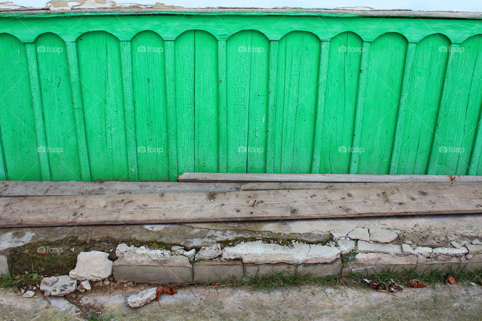 Green old house decorations