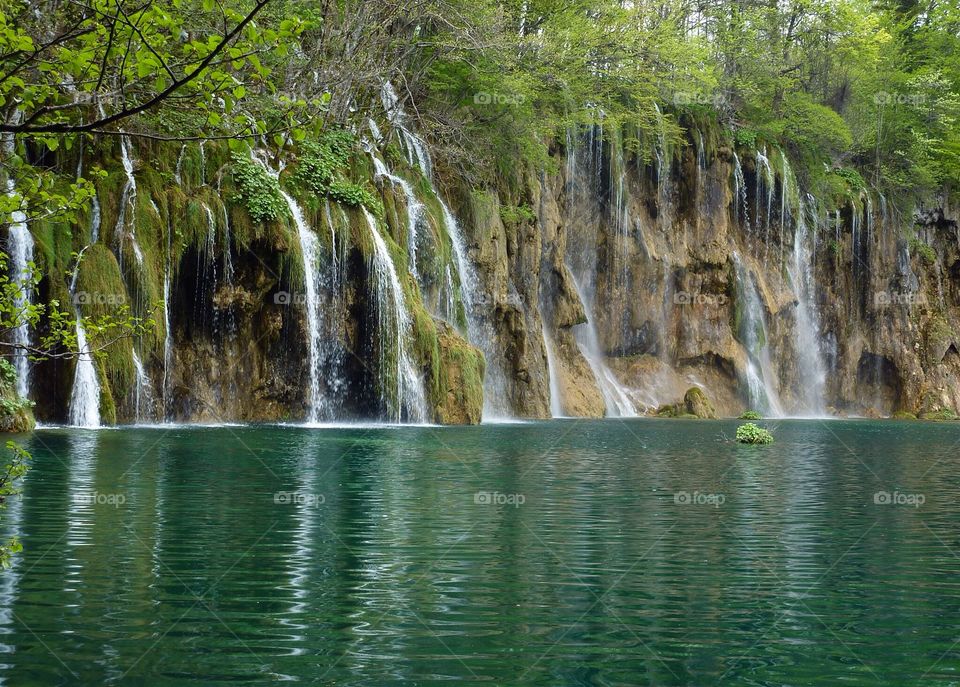 Waterfalls. Lake in the Plitvicke jezera national park. Croatia