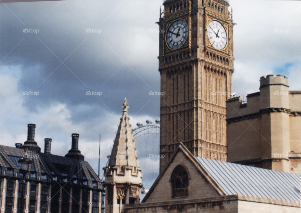london skyline glimpse of the eye by clarkie28
