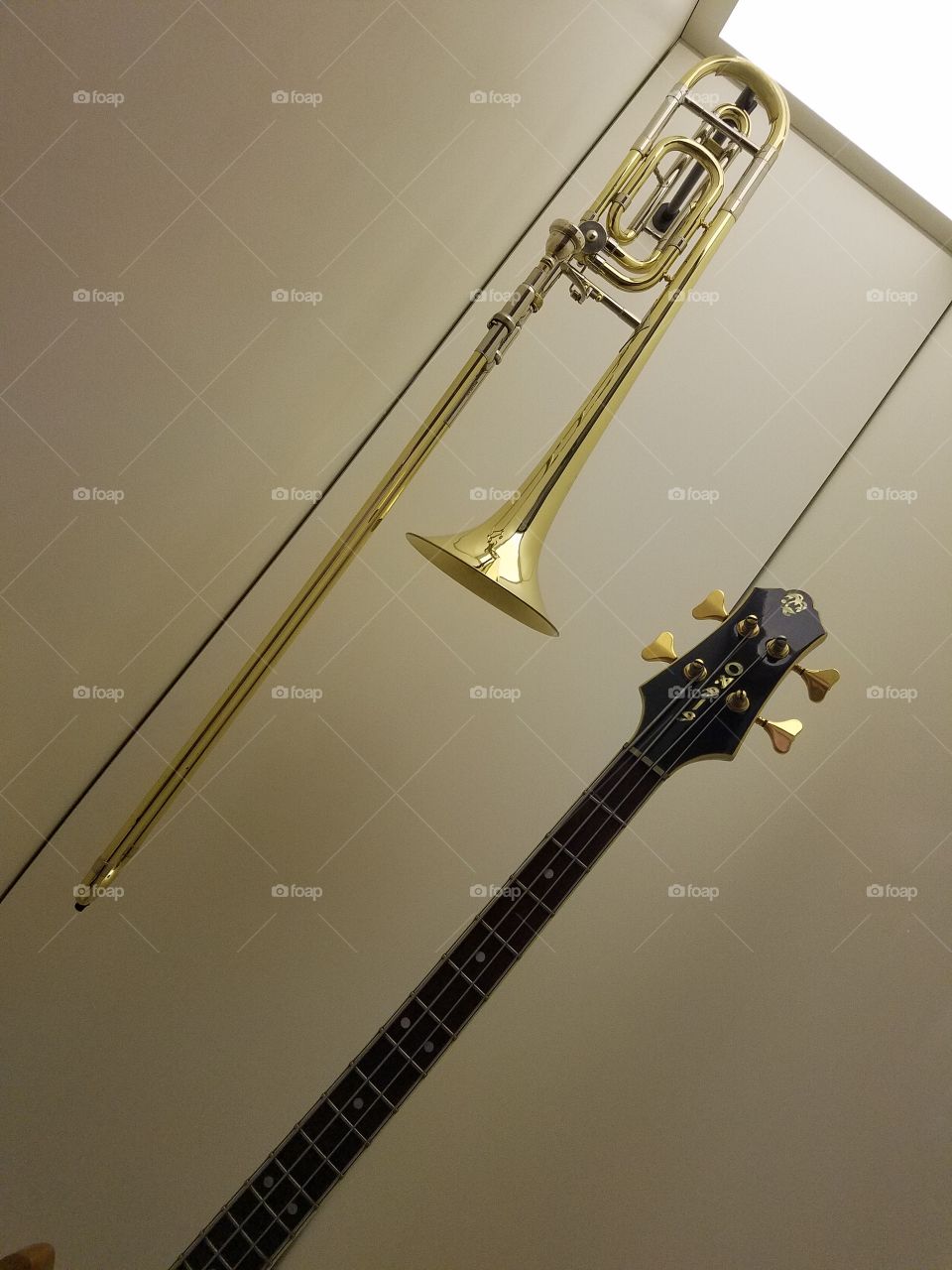 Musical instruments pattern