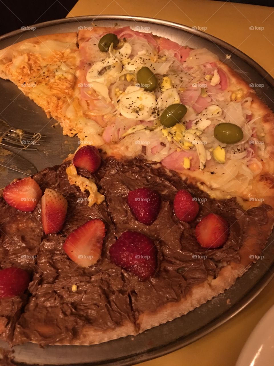 Pizza morango chocolate portuguesa 