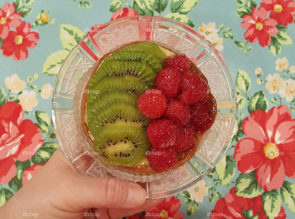 kiwi raspberry tart treat