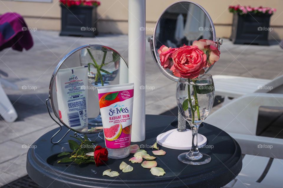 St.ives- radiant skin,  pink lemon and mandarine orange scrub