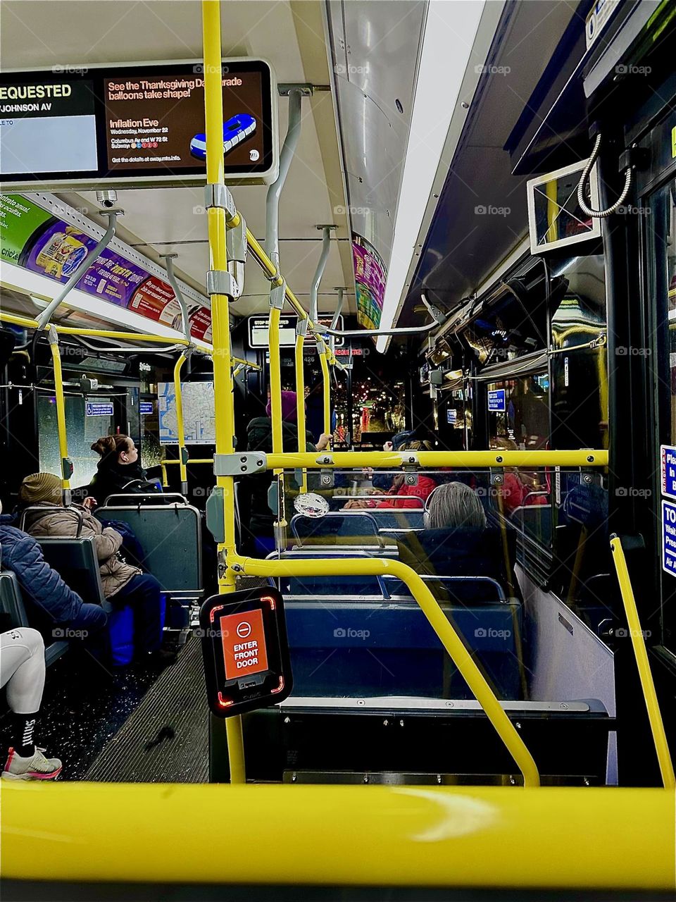 I ride the „B43“ once a month from „Newtown Creek“ by the „Pulaski Bridge“ in „Greenpoint“ to „Bushwick“, Bklyn to visit our old pharmacy. A good customer relationship really is everything. 2023. Hypnotic Productions