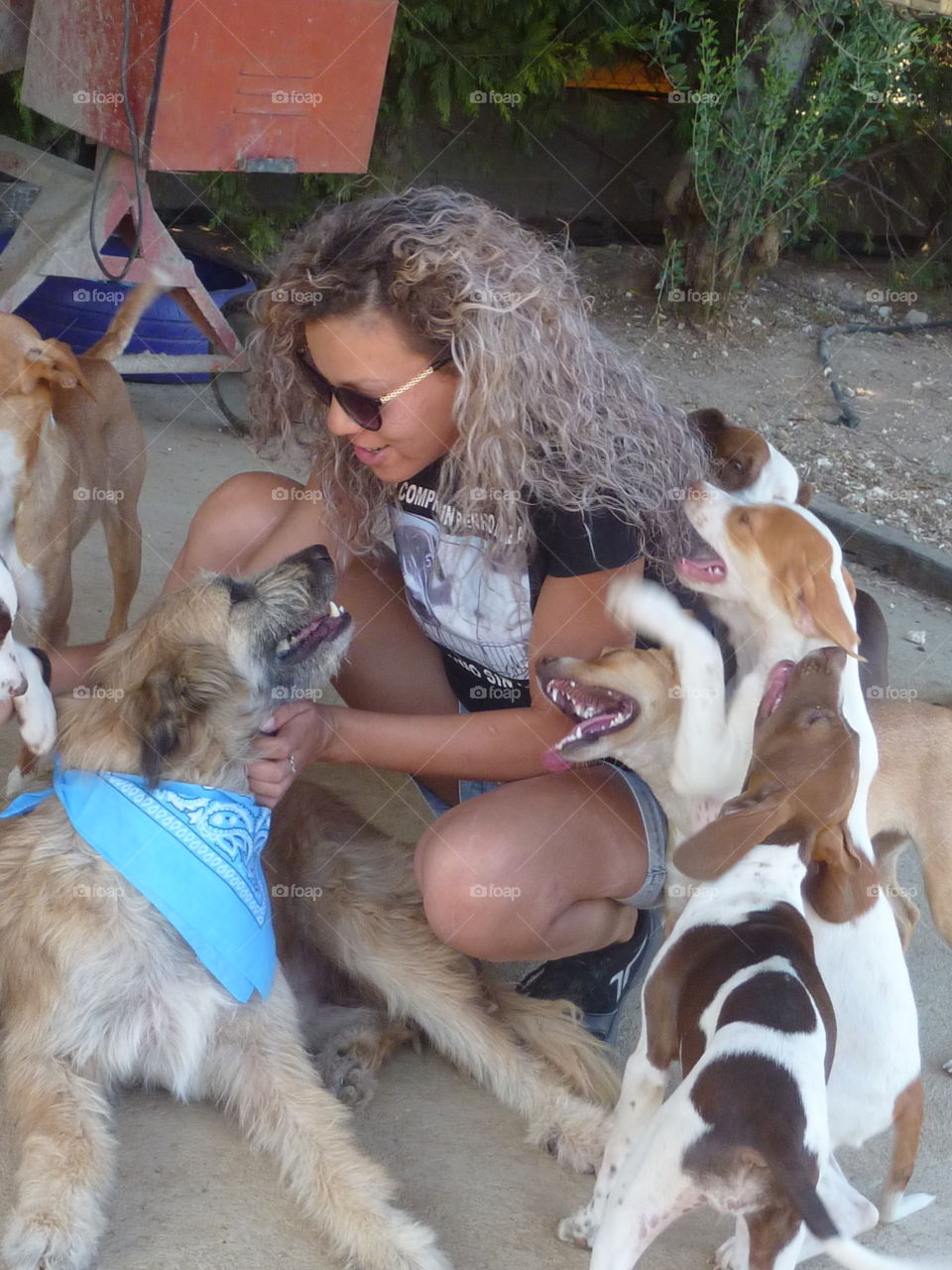 Sara (ONG ADAA) with her dogs