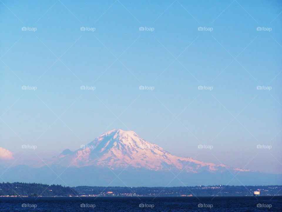 Mt. Rainier. Photo of Mt. Rainier in Washington