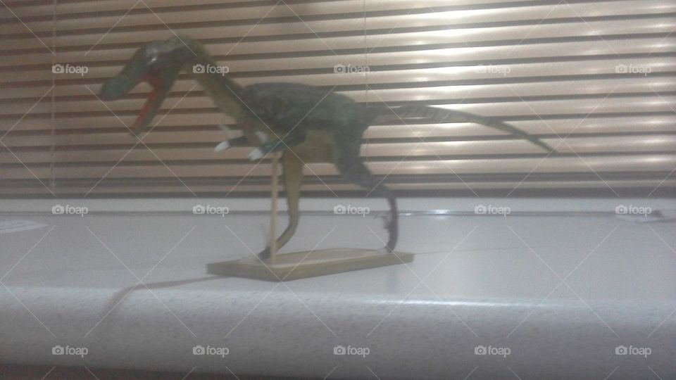 Готовая модель велоцираптора длиной в 25 сантиметров, или около 10 дюймов
Один из легендарных динозавров!