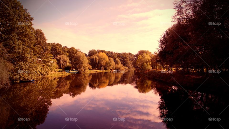 Sonnenuntergang am Fluss