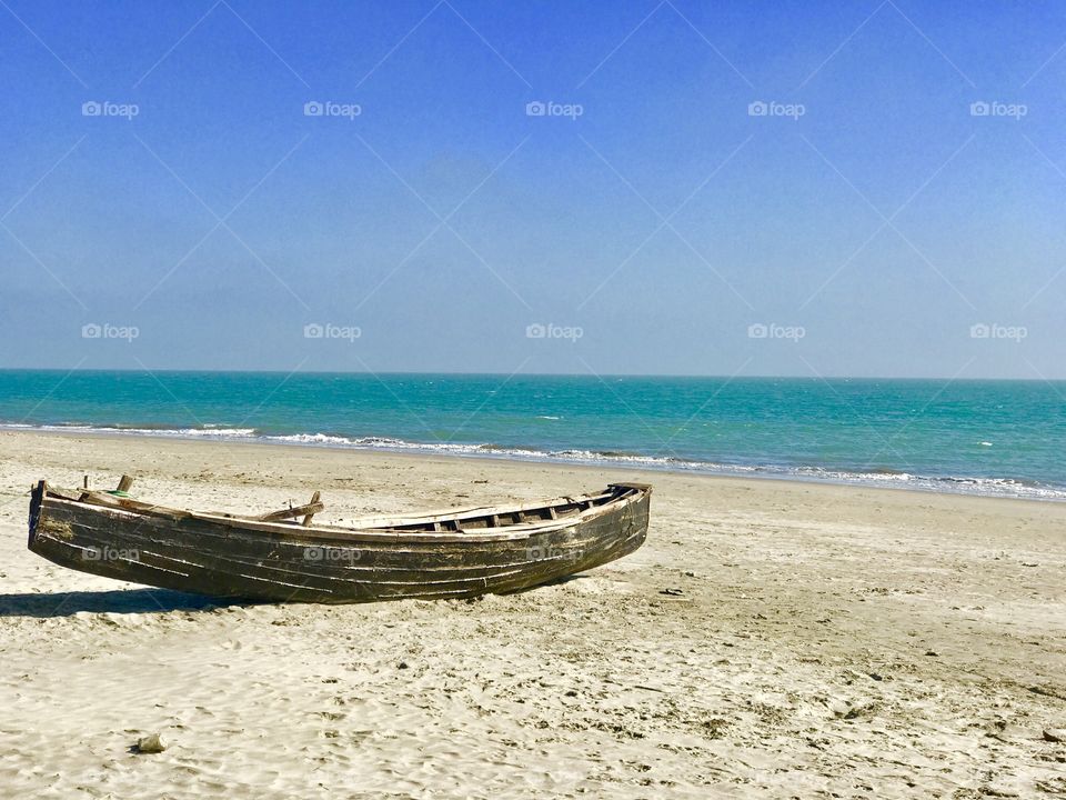 Natural Beauties attracts anyone easily.                              A beautiful Scenery of an Ocean with blue sky.... ☀️