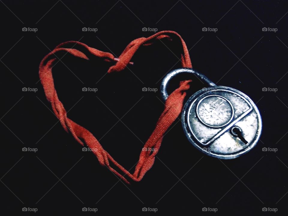red subject,red heart is locked,nice red subject picture,new red icon photo,sweet picture for u,no. 1 red picture,heart and lock pics,unique red icon picture for all,msg photo for chat,lovely red heart picture,my heart is locked,heart is locked