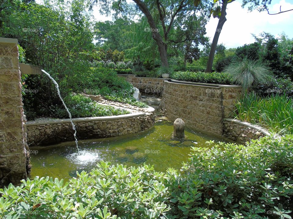 Water art . Water structure at arboretum 