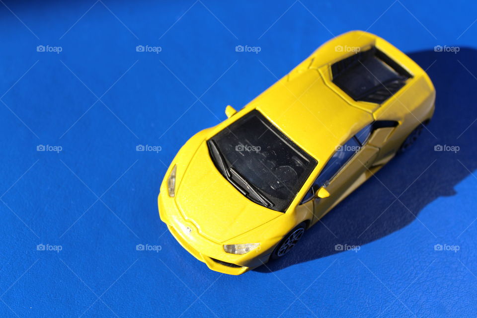 Lamborghini burago miniature yellow toy car
