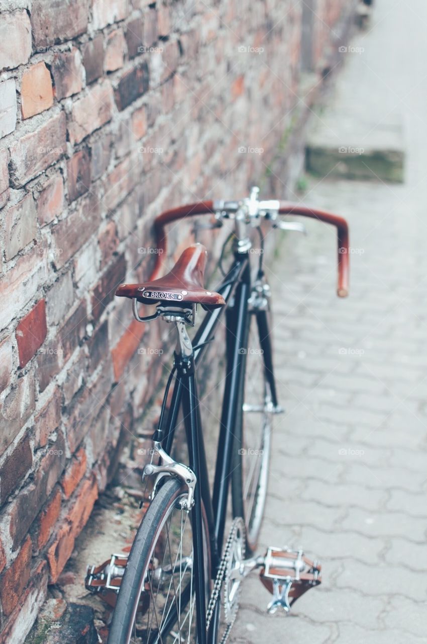 Minimalistic retro bicycle