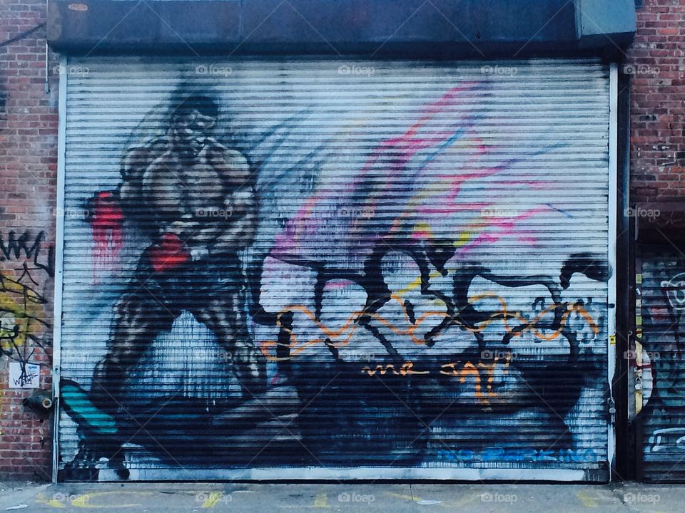 Float like a butterfly, sting like a bee. 