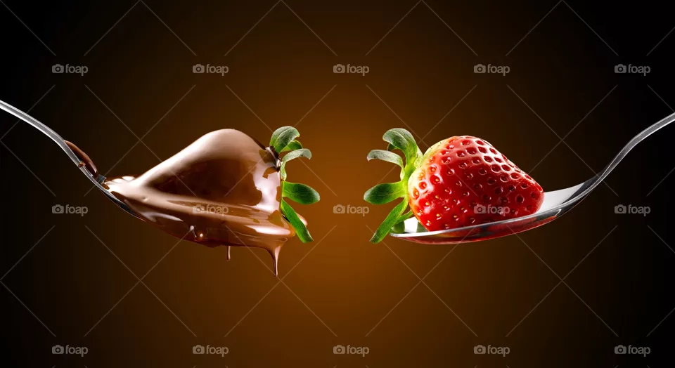 Fresas solas y con chocolate