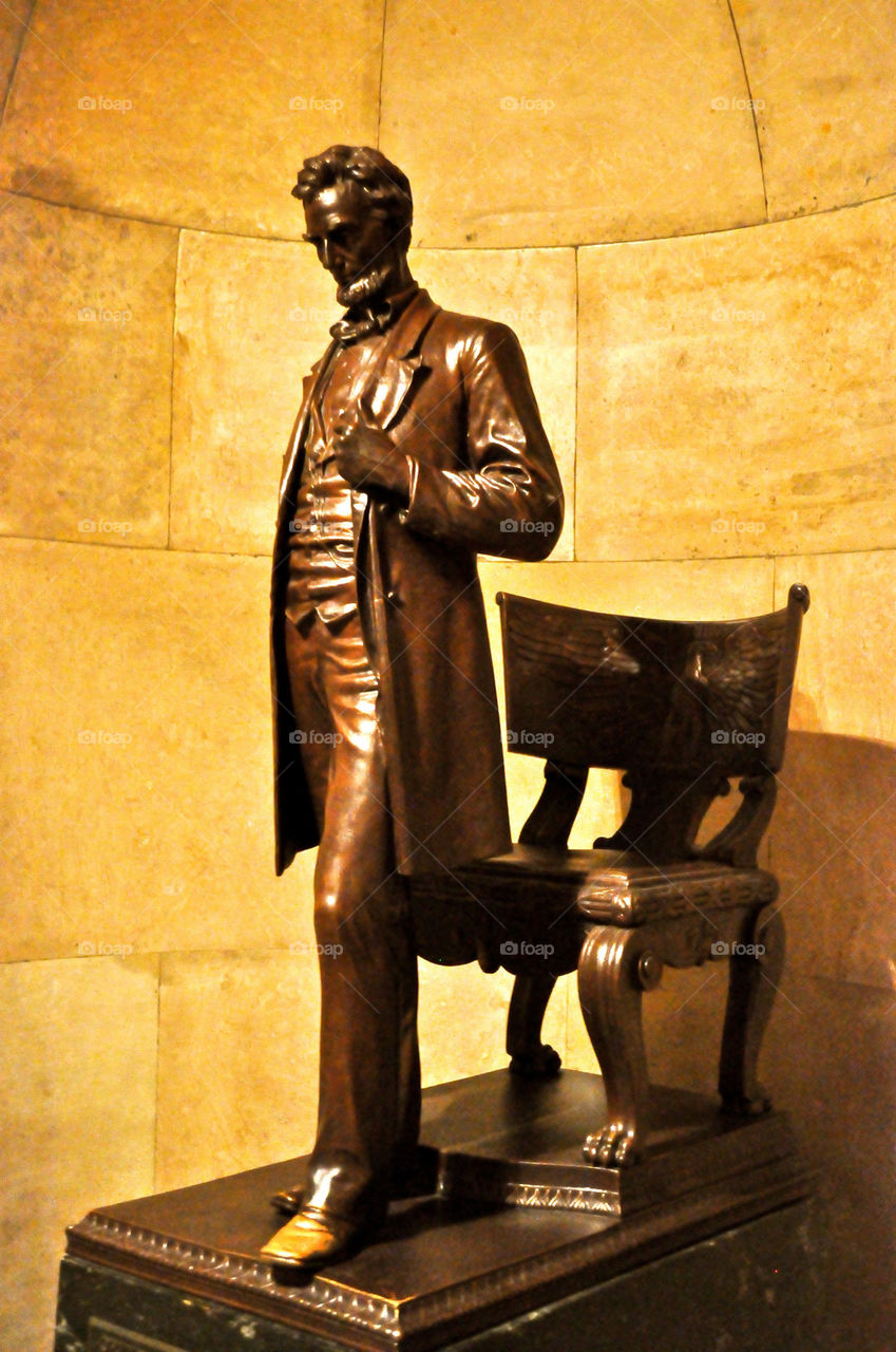 chair statue memorial standing by refocusphoto