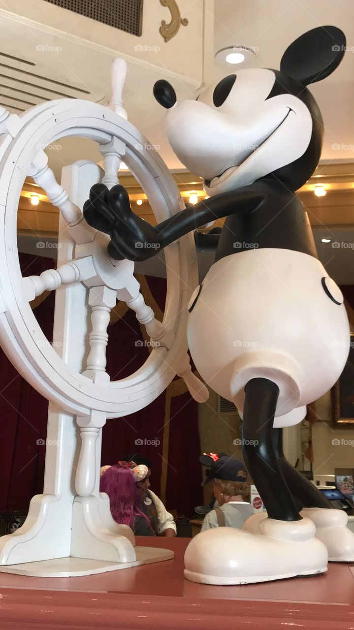 #day72 Everyday Disney World in Orlando Florida. I have been lost on Disney Properties consecutively since 4/3/19! You can find it on https://www.facebook.com/selsa.susanna or on IG SelsaCamacho YT SelsaSusanna • Disney’s Epcot 6/13/19 Thursday