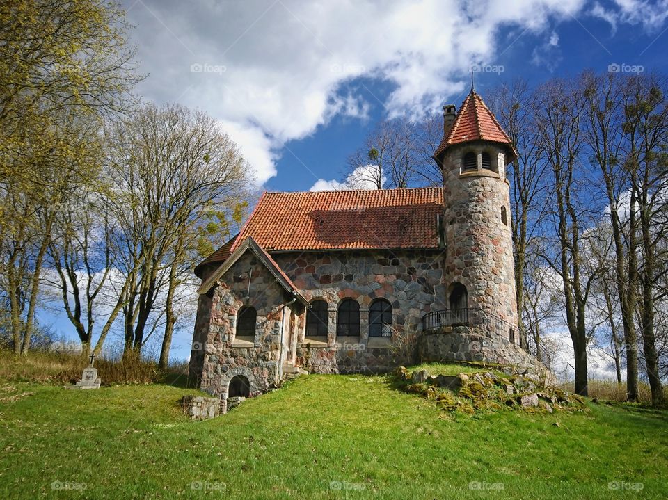 Kościółek we wsi Rasząg