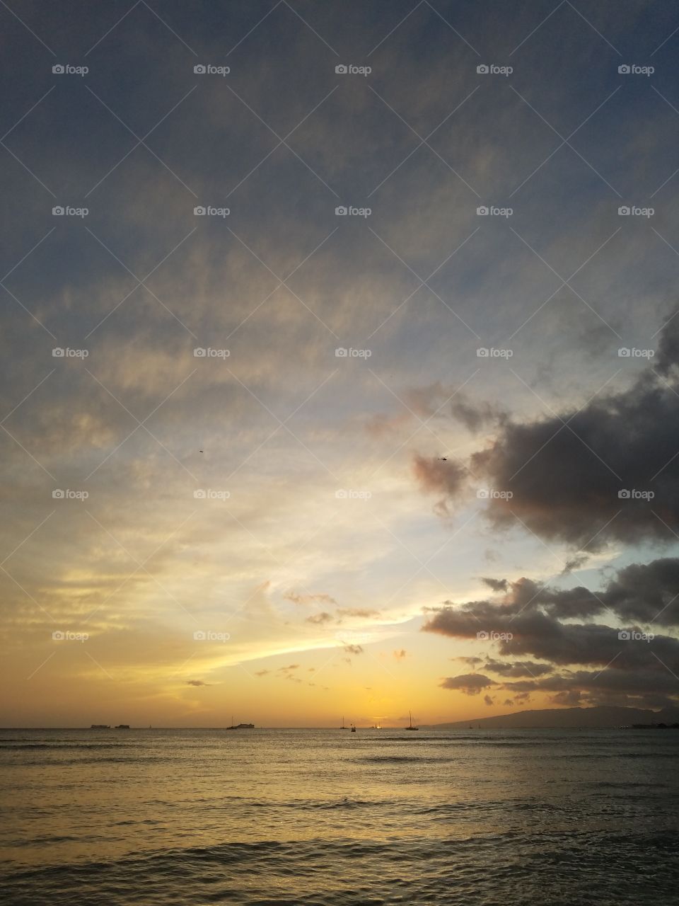Sun sets in Waikiki