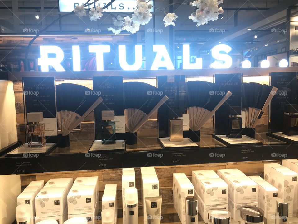 Rituals display