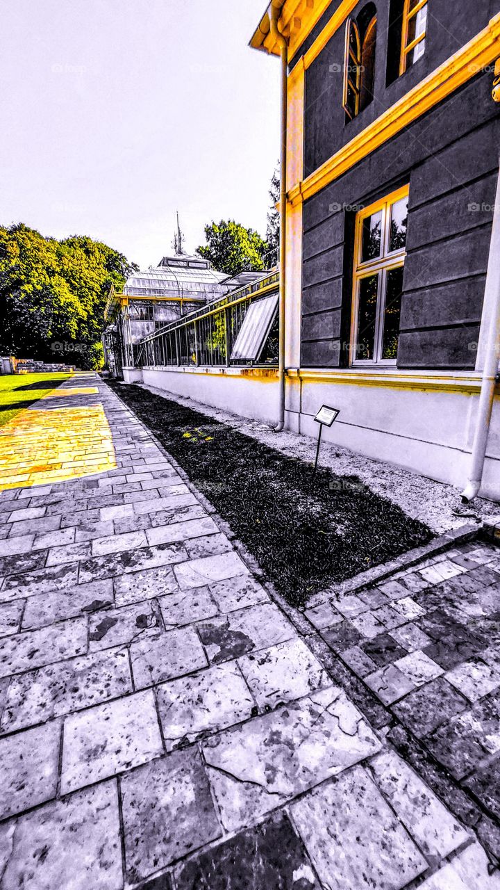 botanical garden building