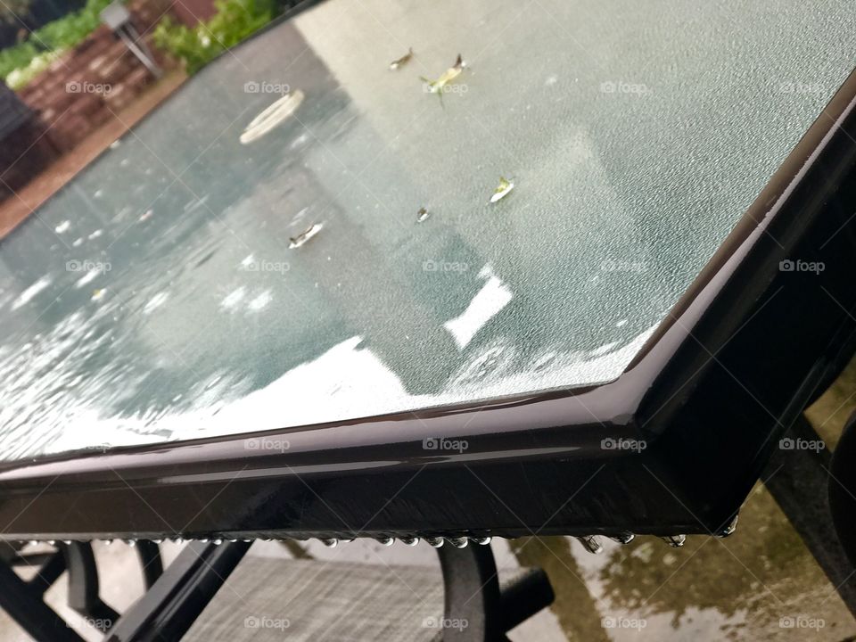 Table rain drops