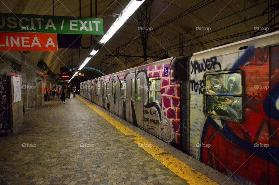 italy graffiti rome subway by justlgi