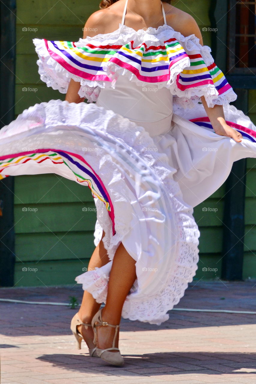 girl dancing