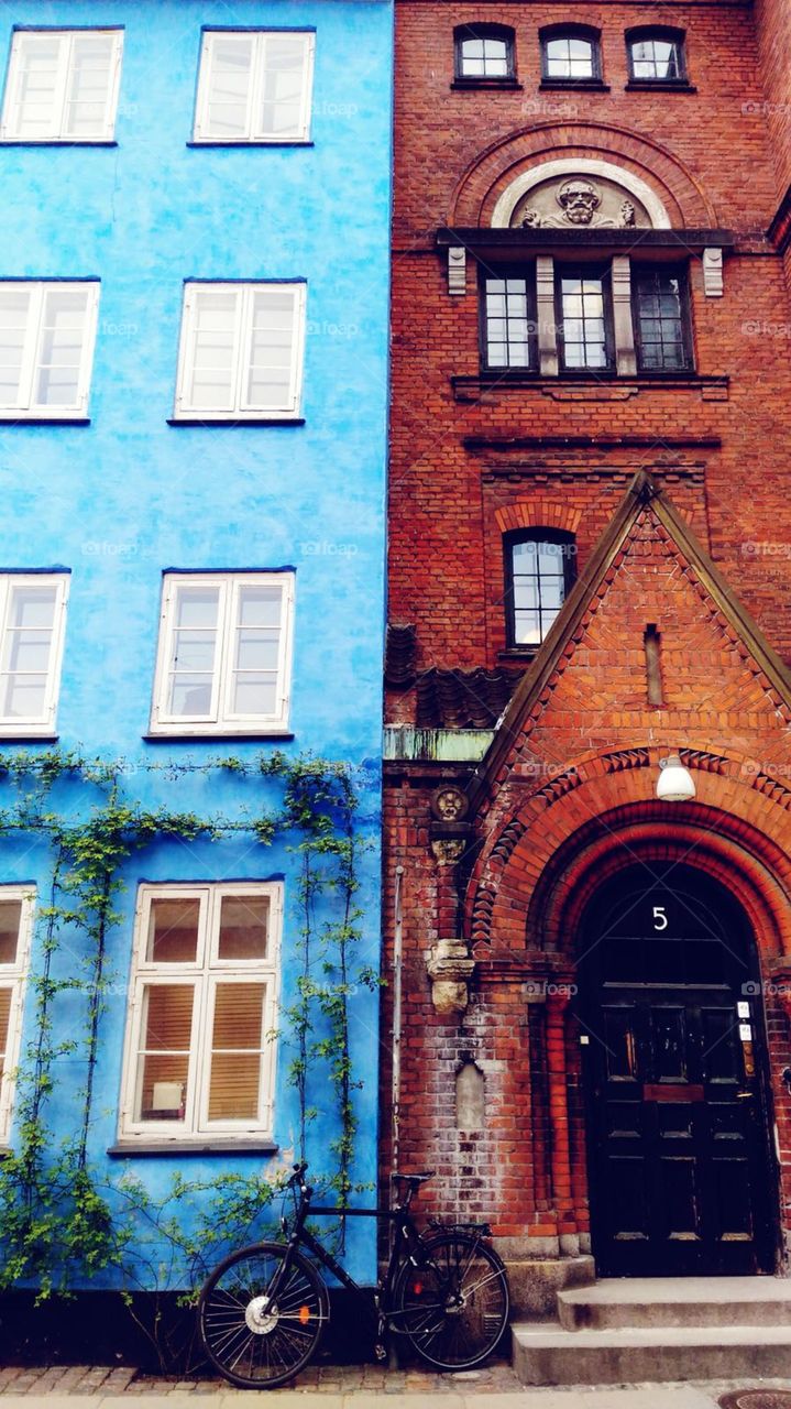 Those matching colours looking great!