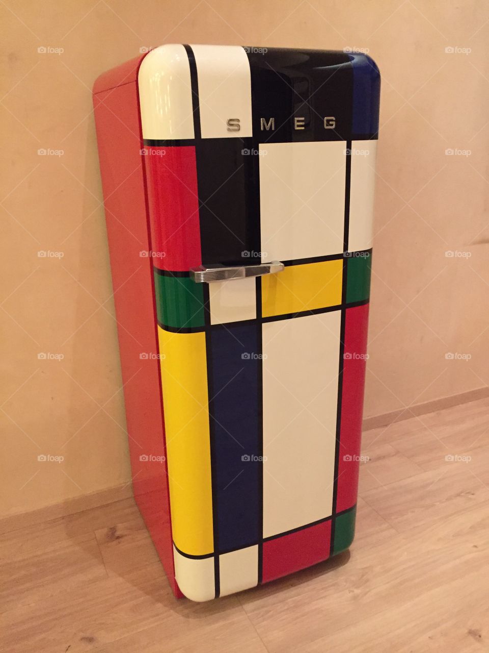 Freezes refrigerators refrigerator