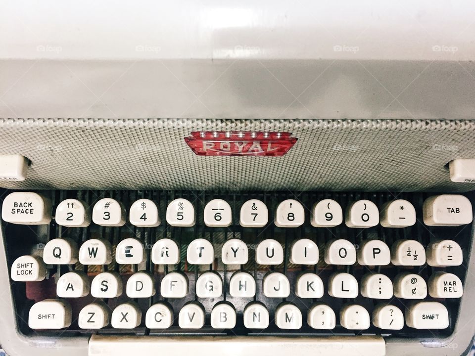 Old typewriter 