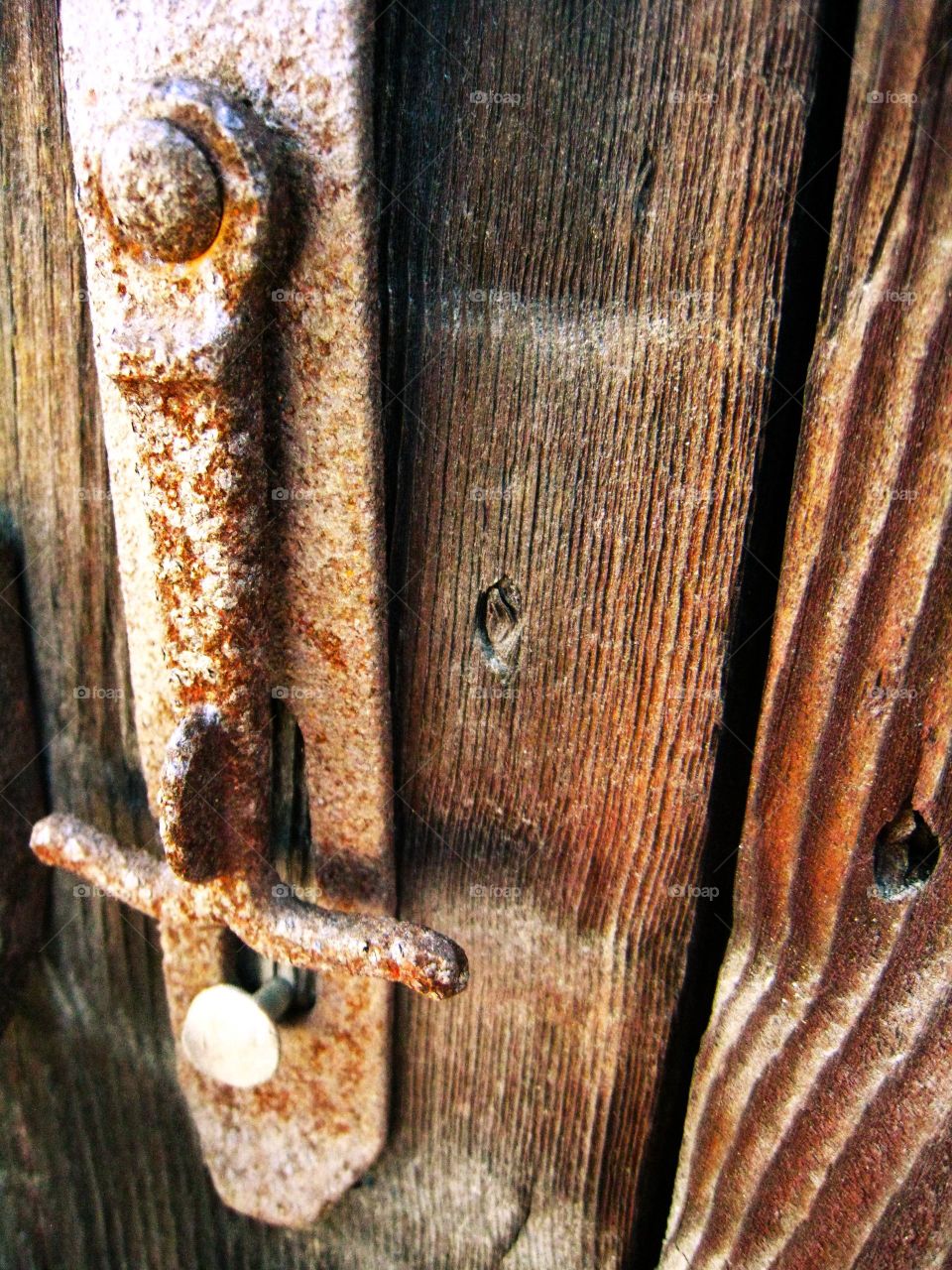 Rusty Barn Wood Latch