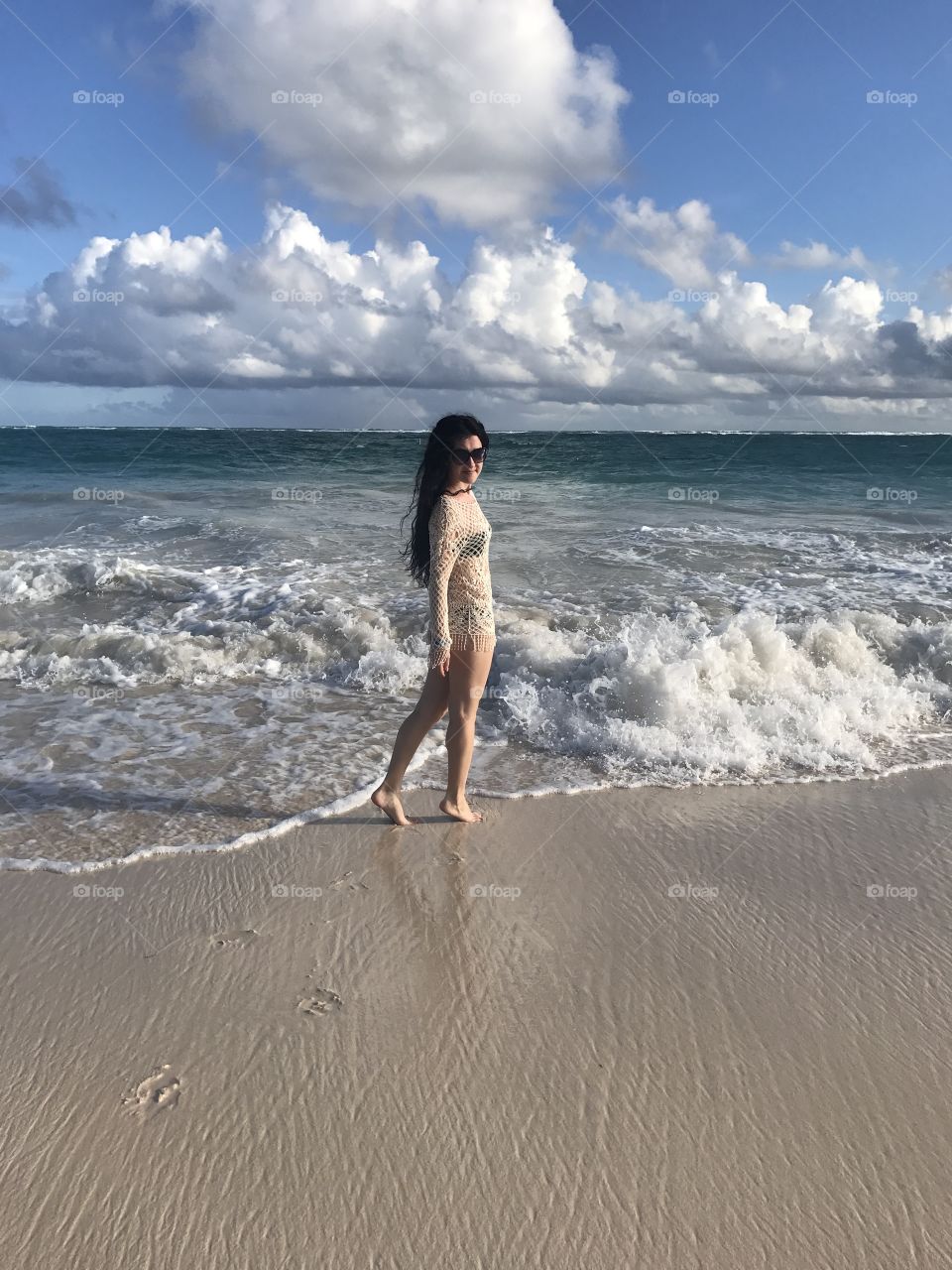 Beautiful girl on the beach . Paradise island 