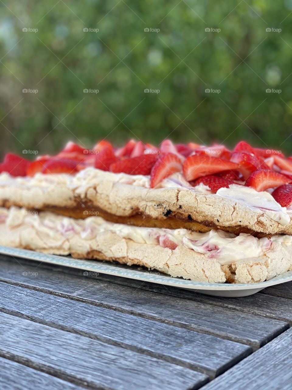 Strawberry and Nutella cake 