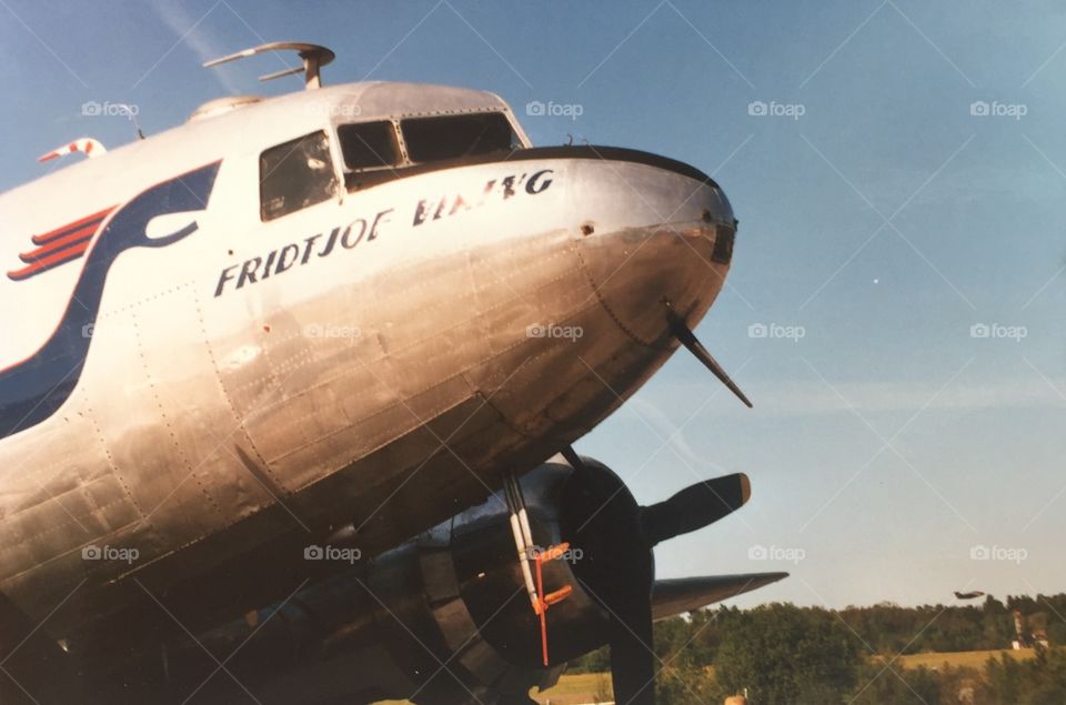 DC-3 Airplane

