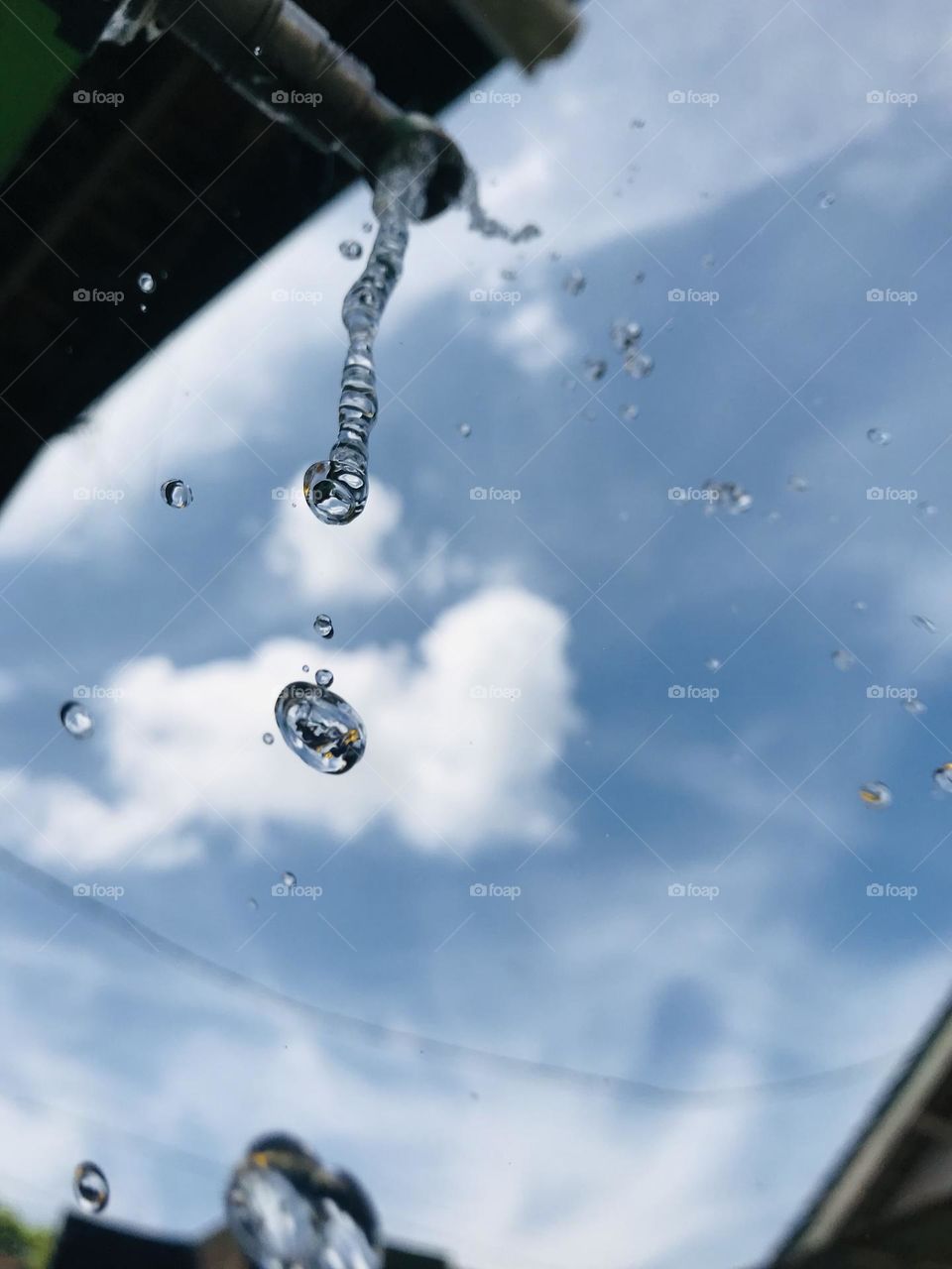 falling water splashes