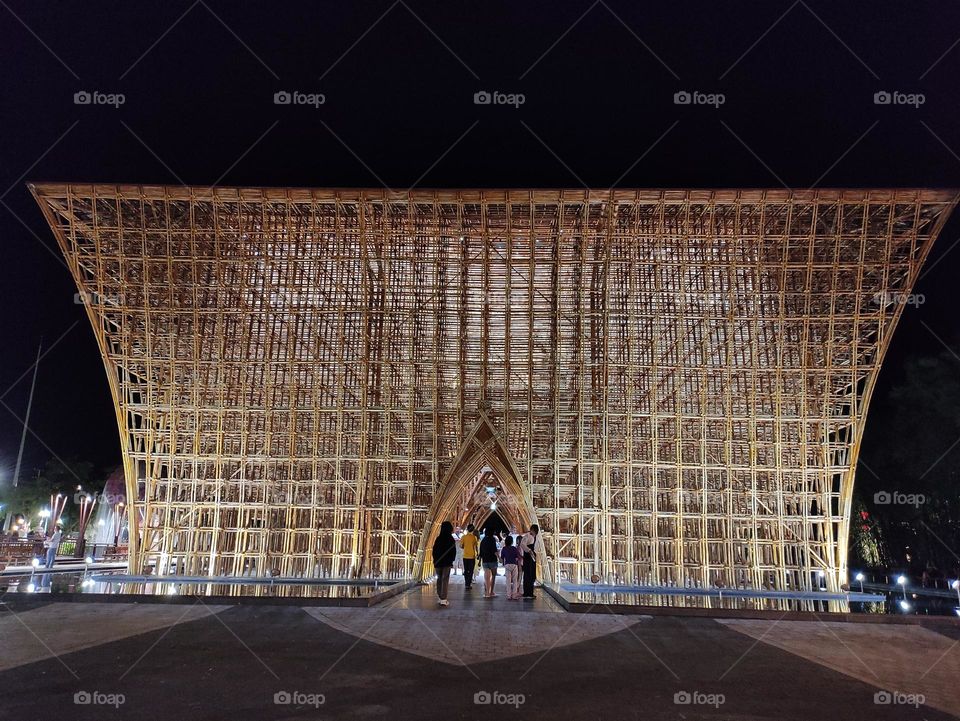 The largest bamboo house in Vietnam - The architect chose 32,000 most beautiful bamboo trees to create this bamboo house.