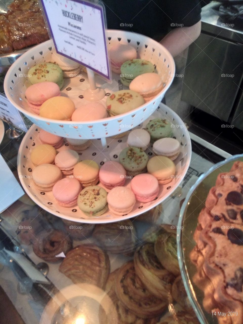 Macaroons galore!
#craftyartificer
#food
#sweet
#dessert
#cafe