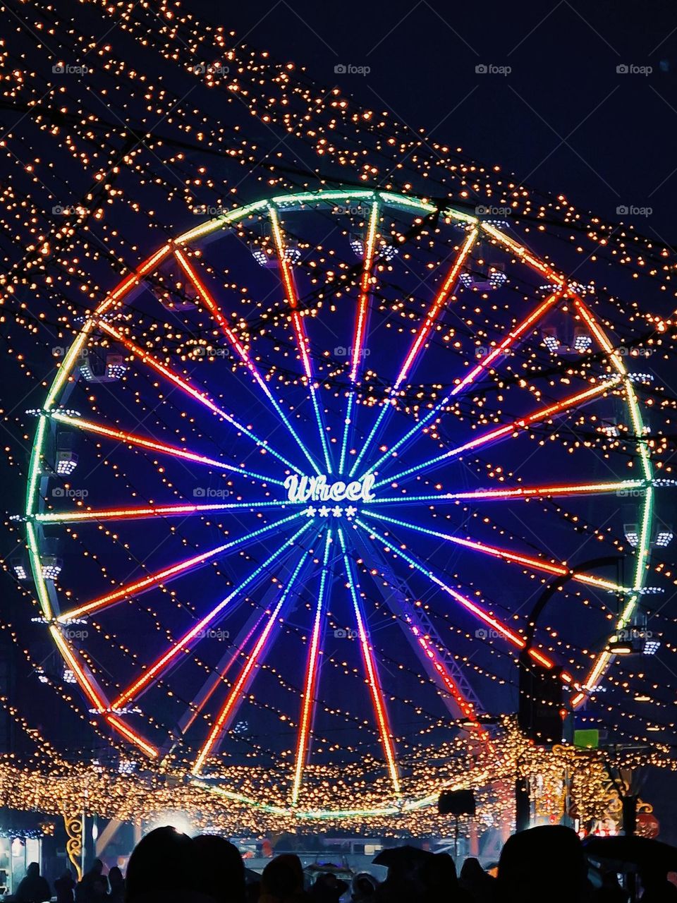 magenta Christmas wheel