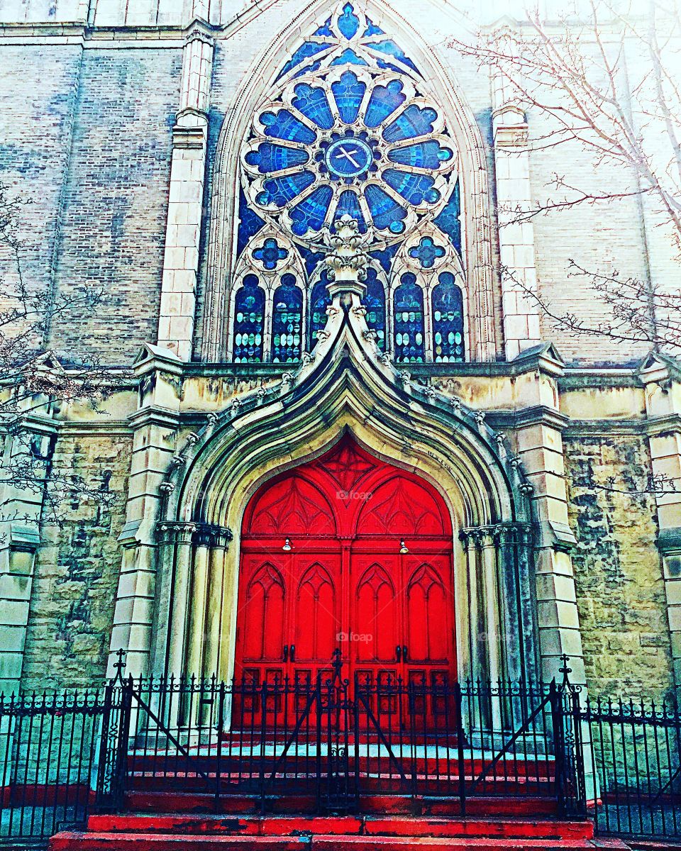 Church
Red door
