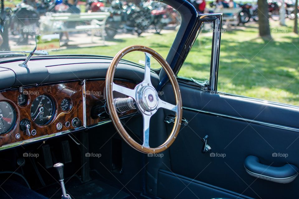 old jaguar oldtimer interior, great britain, bregzit